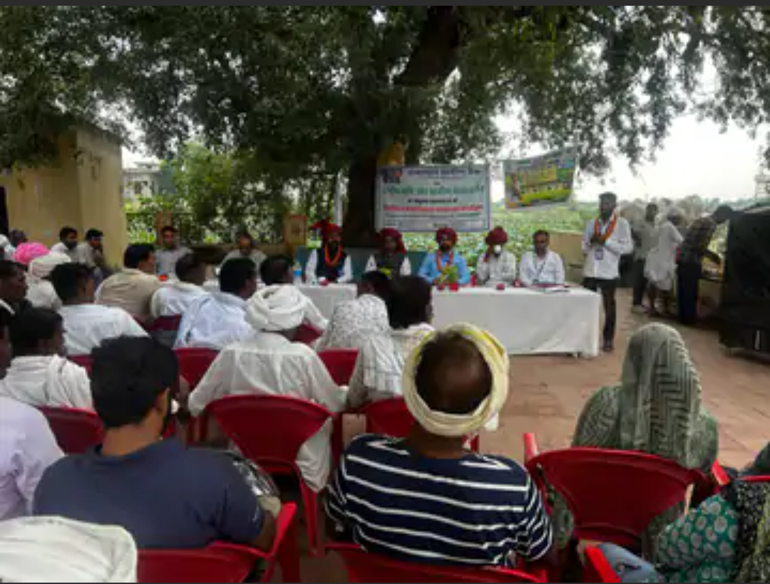 मुंडिया में राजस्थान ग्रामीण बैंक ने किसान चौपाल लगाई:वित्तीय और डिजिटल साक्षरता पर किसानों को जानकारी दी