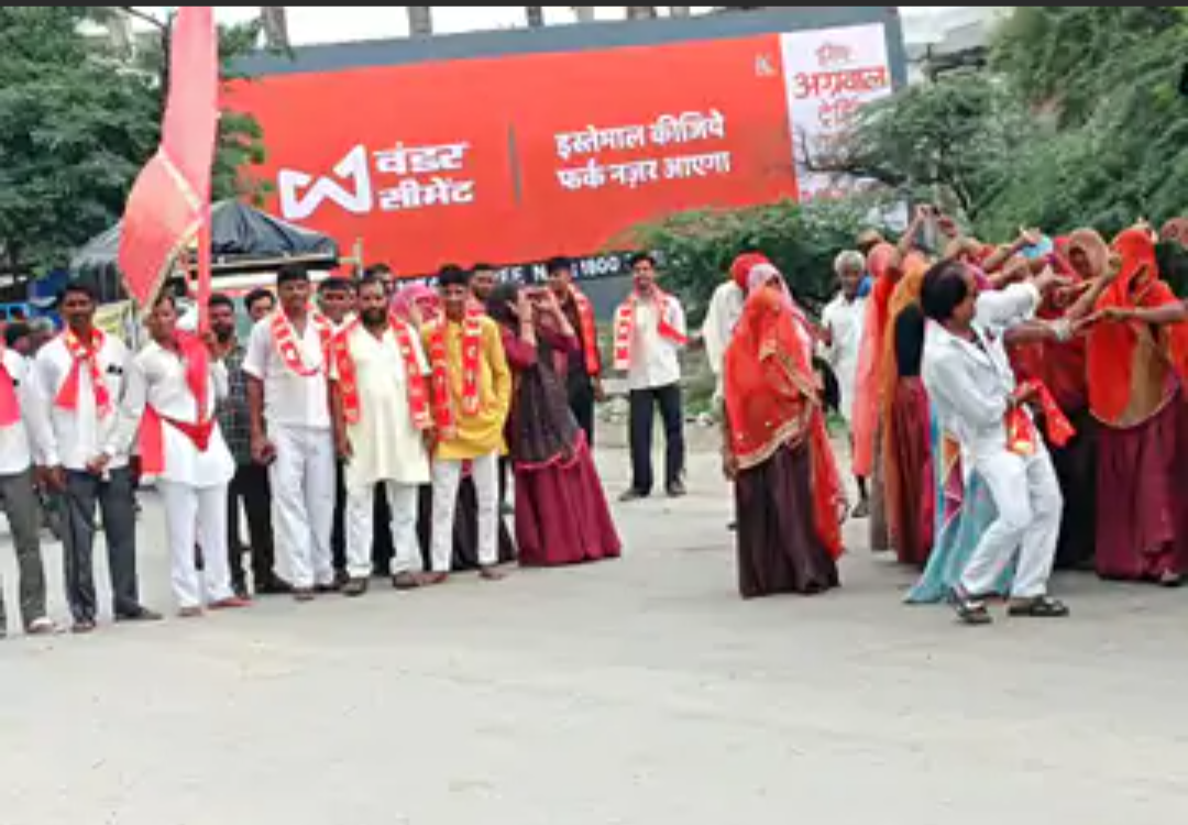 झिराना से चौथ माता के लिए पंचम पदयात्रा शुरू:केदारनाथ मंदिर से गाजे-बाजे के साथ श्रद्धालु हुए रवाना