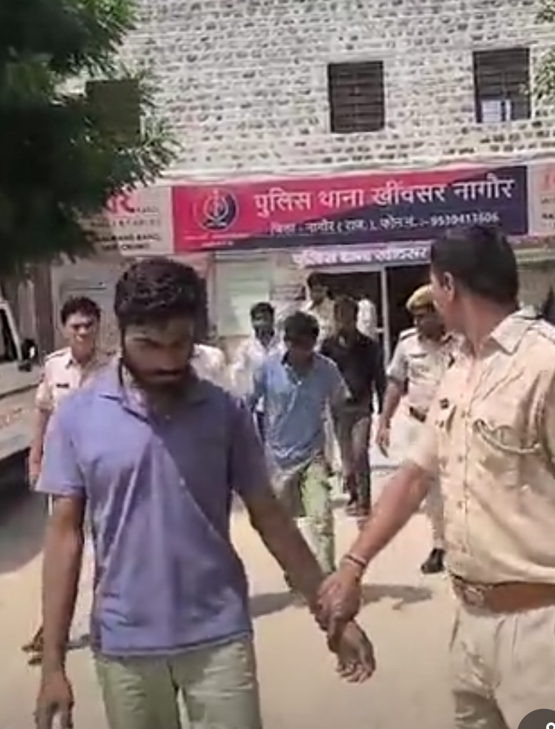 ट्रेलर लेकर चोरी करने जाते थी गैंग:राजस्थान-मध्यप्रदेश में 100 से ज्यादा चोरियां की, 18 टोल प्लाजा की फुटेज खंगालकर पकड़ा