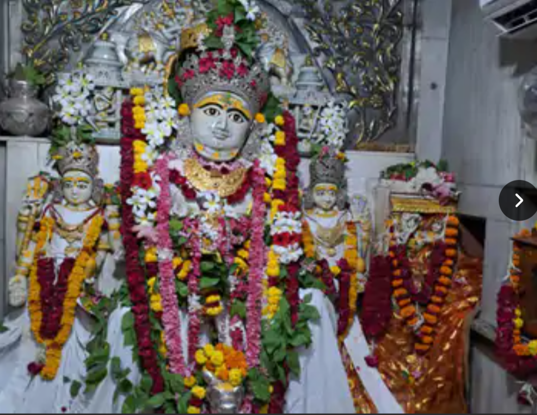 यहां शिवलिंग नहीं, साक्षात मूर्ति रूप में विराजे हैं महादेव:हल की नोक से प्रकट हुए थे रामसीन के आपेश्वर महादेव, दिन में तीन बार बदलते हैं रूप