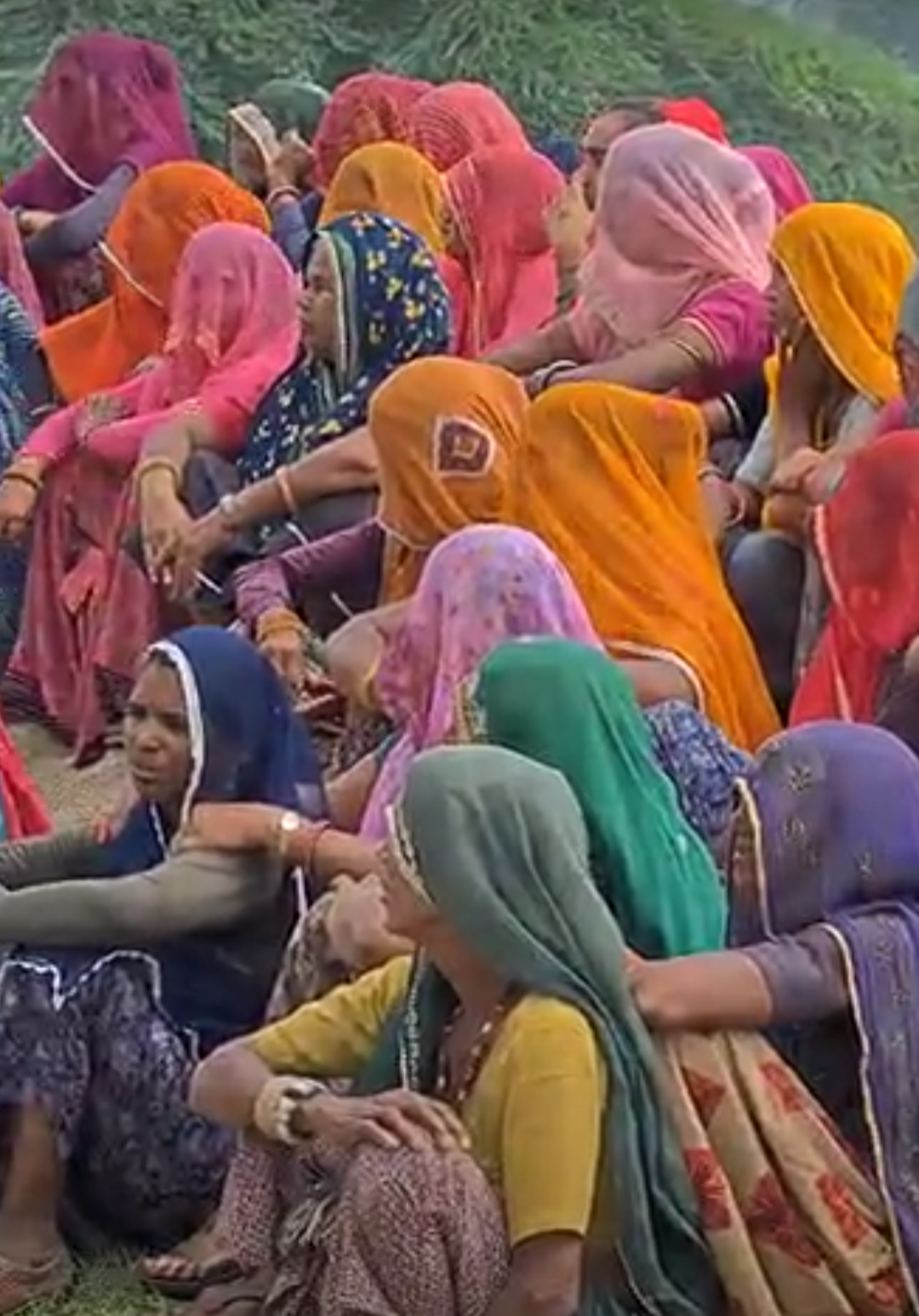 नरेगा JTA पर अवैध वसूली का आरोप:श्रमिकों ने कार्यस्थल पर धरना दिया, आंदोलन की चेतावनी