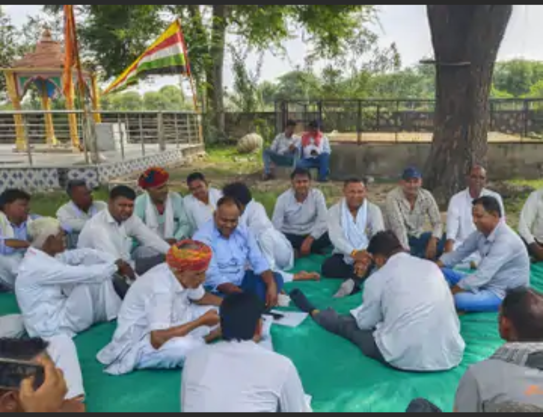 पीपलू ब्लॉक कांग्रेस की संगठनात्मक बैठक:20 वार्डों में 60 वरिष्ठ नेताओं को वार्ड प्रभारियों की जिम्मेदारी