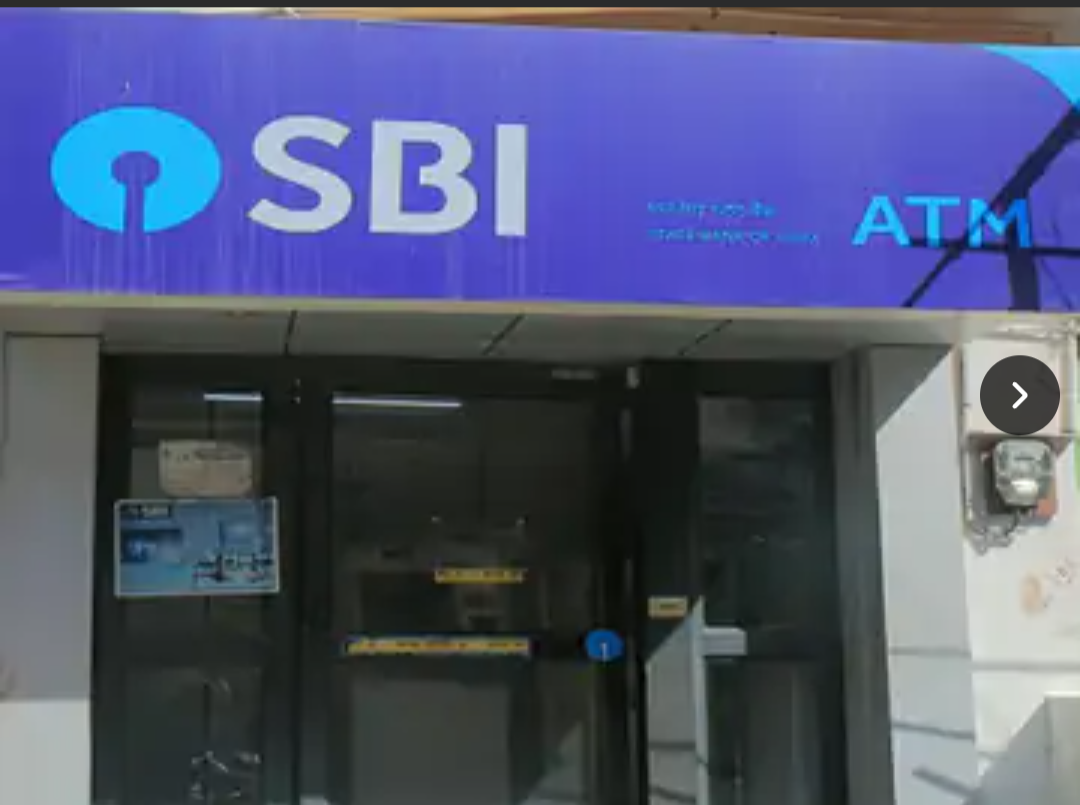 SBI में 4-बार से ज्यादा कैश निकालने पर चार्ज लगेगा:5वीं बार से ₹15+GST देना होगा; BSBD खातों पर 1-अक्टूबर से नए नियम लागू होंगे
