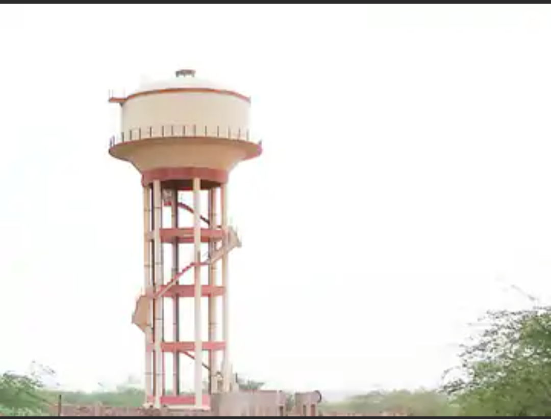 लुहारी का झुपड़ा में पेयजल की समस्या से लोग परेशान:नलों में गंदा पानी आ रहा, बीमारियों के फैलने का खतरा बढ़ा