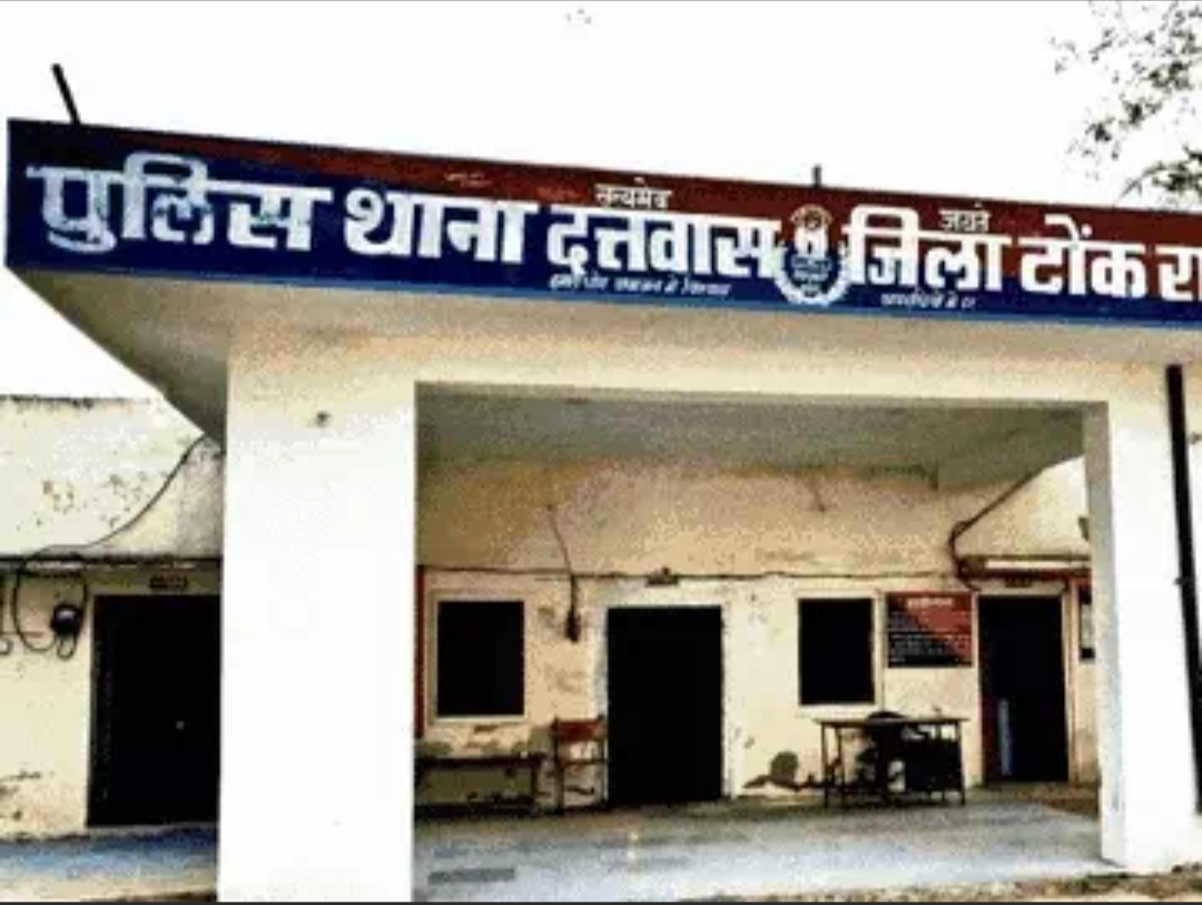 दत्तवास पुलिस ने 24 घंटे में चोरी का ट्रक पकड़ा:30 लाख रुपए का सामान भरा हुआ था, 300 किलोमीटर दूर मिला; आरोपी फरार