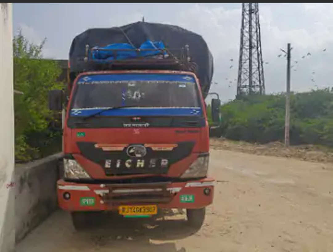 पुलिस ने 300 KM पीछा कर चोरी का ट्रक पकड़ा: NH-11A से चोरी हुआ था; 30 लाख रुपए का जिम सामान बरामद