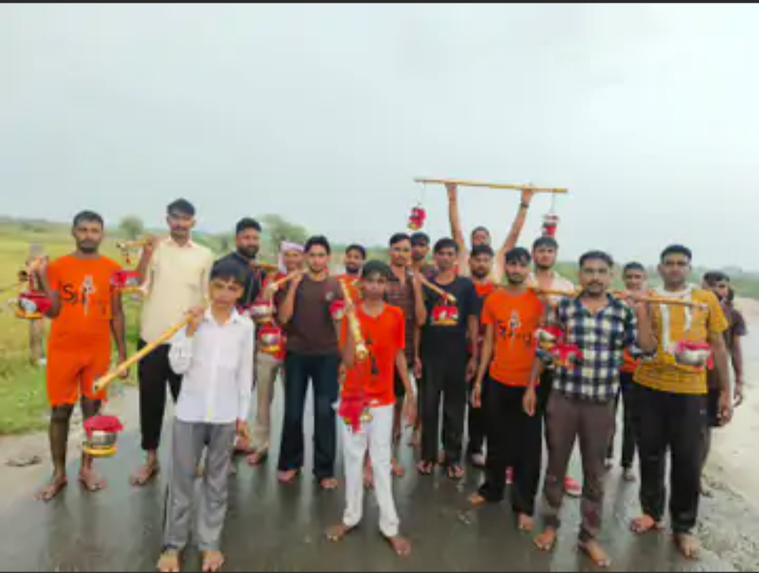 टोंक वैष्णव देवी मंदिर से कांवड़िए सन्देडा पहुंचे:पहली बार कांवड़ यात्रा निकली, महादेव मंदिर में जलाभिषेक करेंगे
