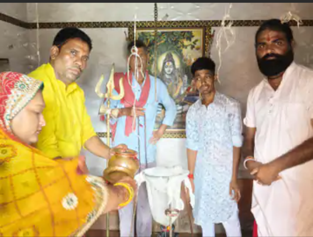 बगडवा बालाजी के मंदिर में सहस्त्र घट पूजन:भव्य झांकी सजाई गई, वैदिक मंत्रोच्चार के साथ किया भोलेनाथ का जलाभिषेक