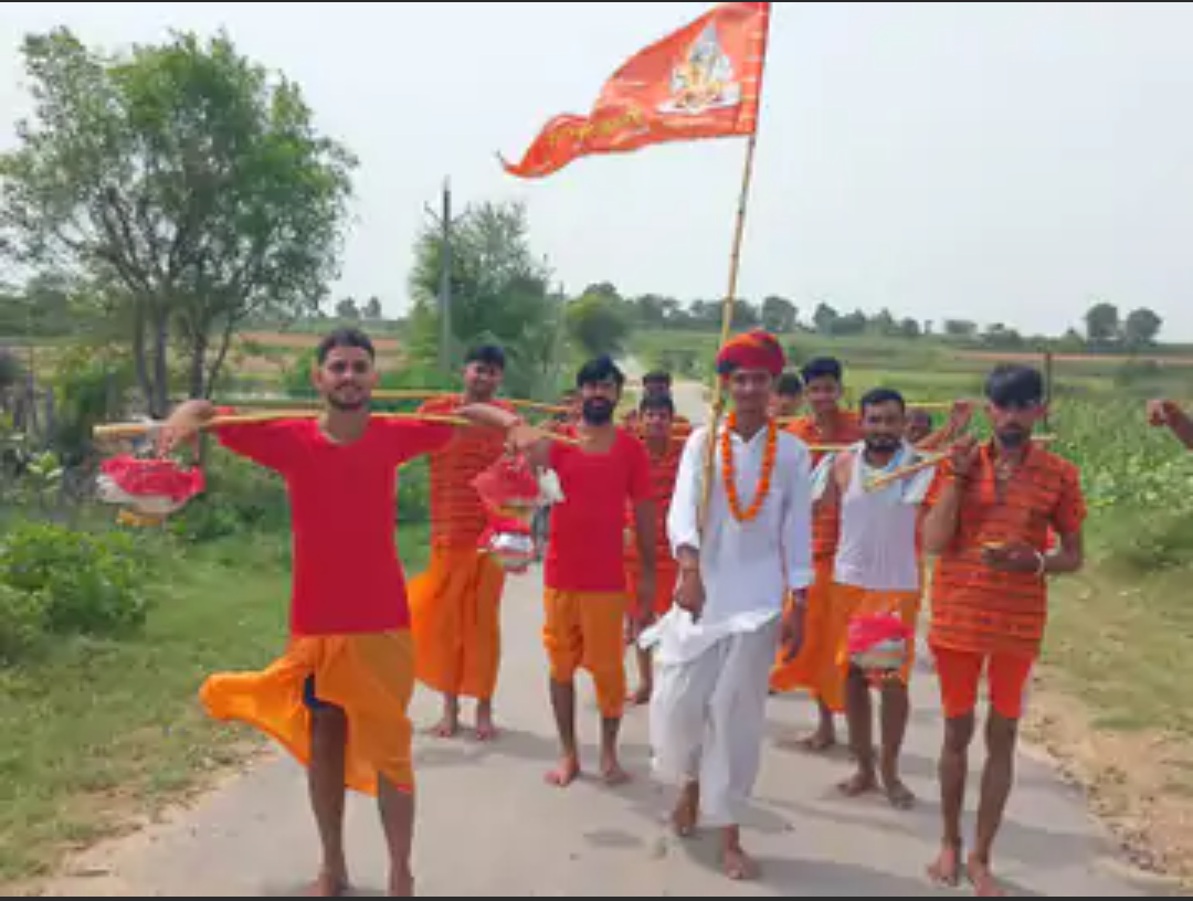 देवधाम जोधपुरिया से निकली कावड़ यात्रा:नवरंगपुरा में शिव मंदिर में जलाभिषेक, भजन-कीर्तन किए