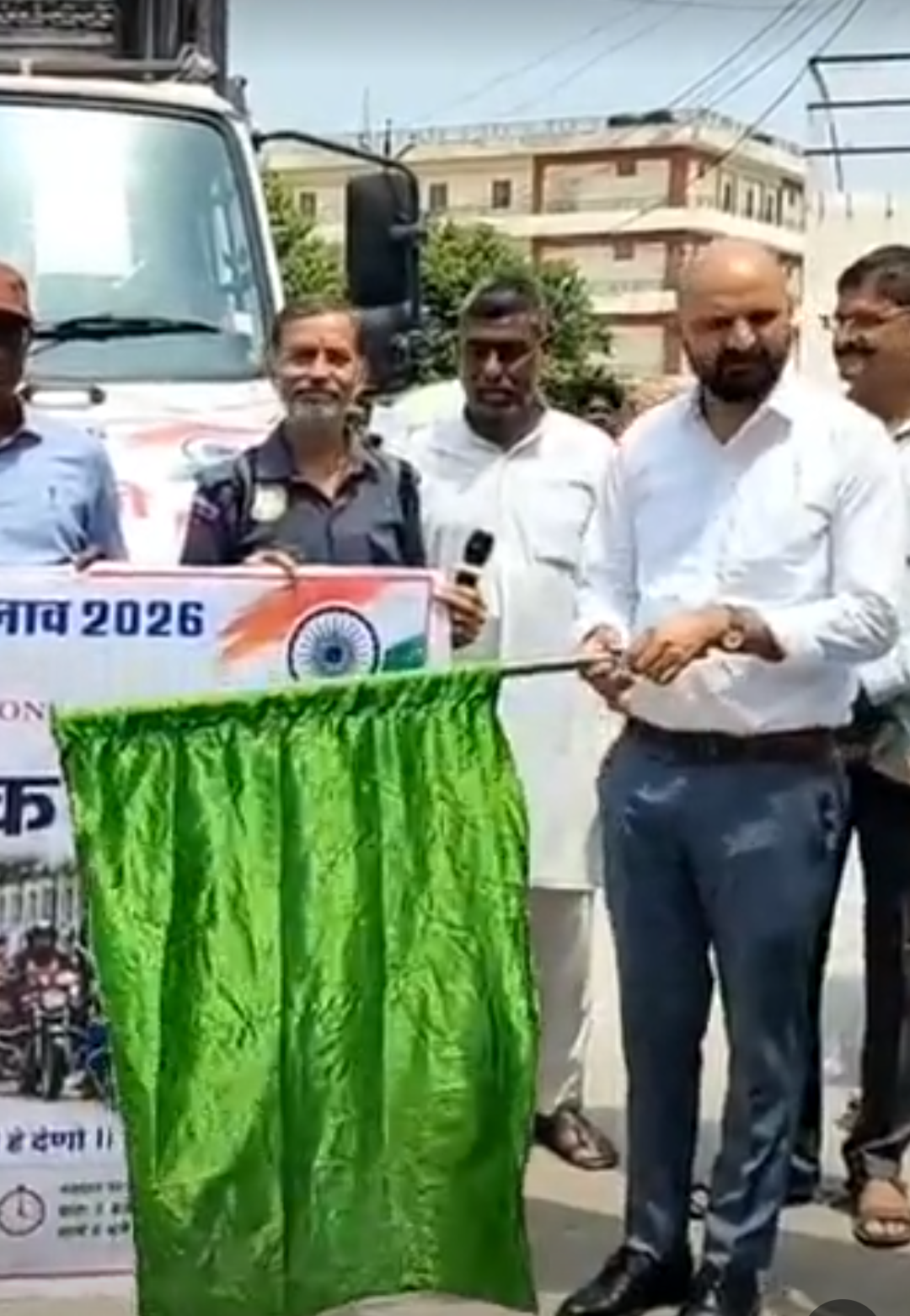 निकाय चुनाव में वोटिंग बढ़ाने के लिए बाइक रैली:कलेक्ट्रेट से ADM ने दिखाई हरी झंडी, बोले-सभी मतदान जरूर करे