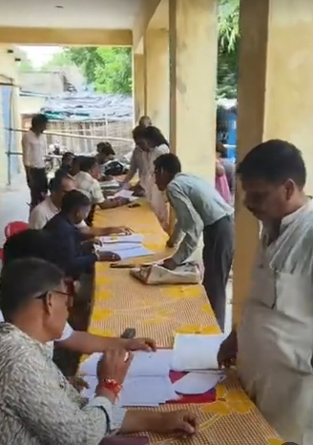 देवली पालिका चुनाव: दूसरे दिन 46 नामांकन:निर्दलीयों ने बढ़ाई चुनावी सरगर्मी, वार्ड 11 से बाप-बेटे ने भरा निर्दलीय पर्चा