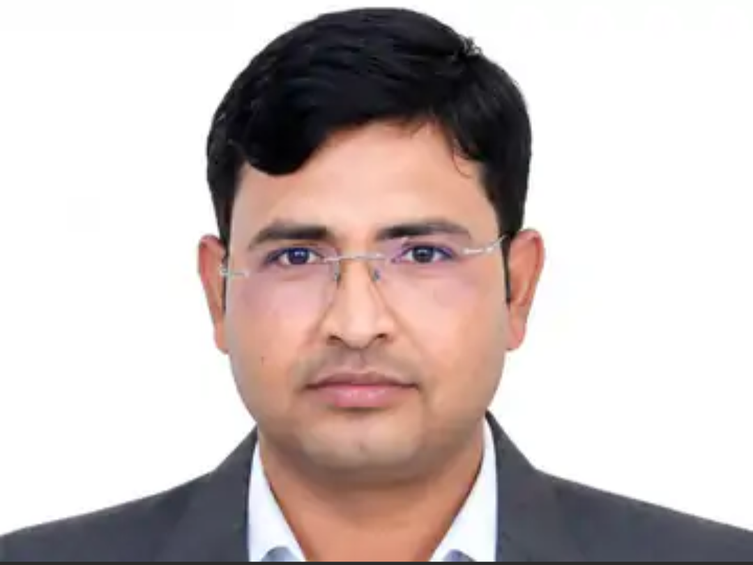 हनोतिया गांव निवासी को डॉक्टरेट की उपाधि मिली:काव्य साहित्य पर शोध किया, क्षेत्रवासियों ने दी बधाई