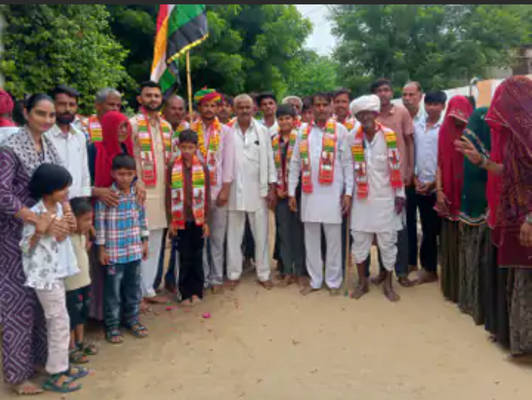 रजवास से जोधपुरिया के लिए 10वीं विशाल पदयात्रा रवाना:हिरामन बाबा मंदिर से शुरू हुई यात्रा, ध्वज पूजन के साथ महिलाएं भी शामिल