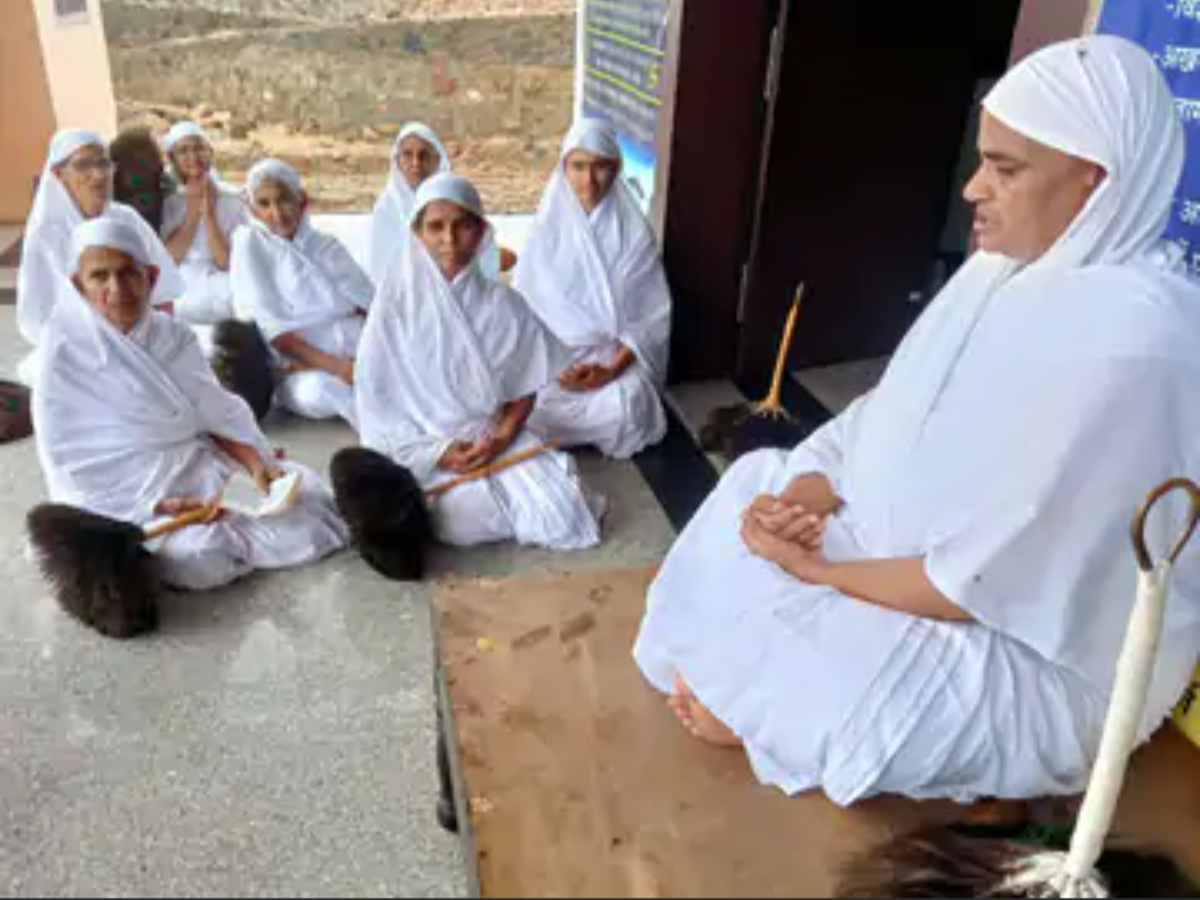 निवाई में भगवान शांतिनाथ का गर्भ कल्याणक दिवस मनाया:आर्यिका विज्ञाश्री बोलीं- जिनेन्द्र भगवान की अर्चना से बढ़कर कोई औषधि नहीं