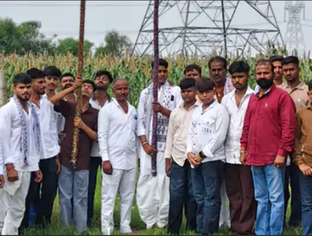 खणदेवत से 9वीं पदयात्रा देवधाम जोधपुरिया के लिए रवाना:पूजा अर्चना के बाद निकला जत्था; भजन-कीर्तन किए
