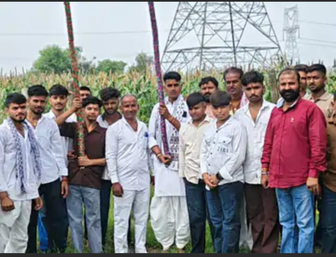 खणदेवत से देवधाम जोधपुरिया के लिए 9वीं पदयात्रा:ध्वज की पूजा के साथ शुरू हुई यात्रा, देवनारायण जी के जयकारों से गूंजा इलाका