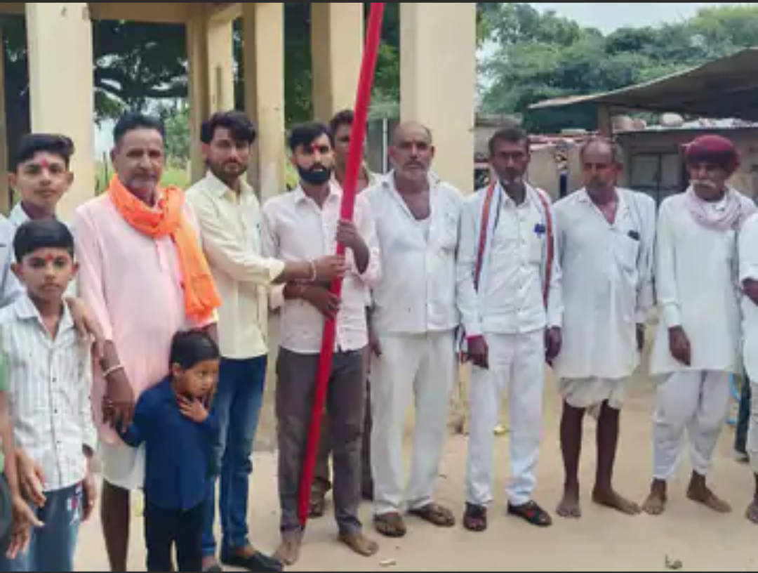 डोई की ढाणी दहलोद से निकली पदयात्रा:शीतला माता चाकसू के दर्शन करेंगे भक्त, ग्रामीणों ने दी शुभकामनाएं