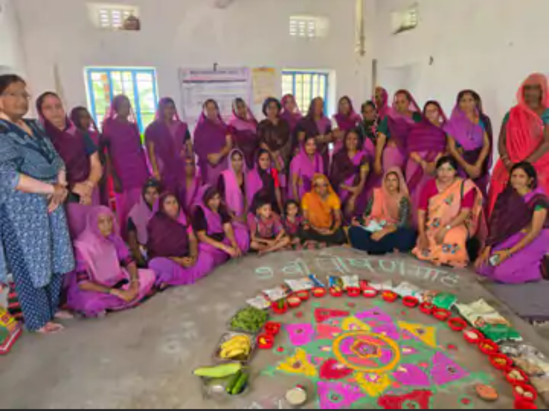 राष्ट्रीय पोषण माह शुरू, बच्चों की सेहत पर रहेगी नजर:आवां में रंगोली और पोषक खाद्य पदार्थों की प्रदर्शनी लगाई