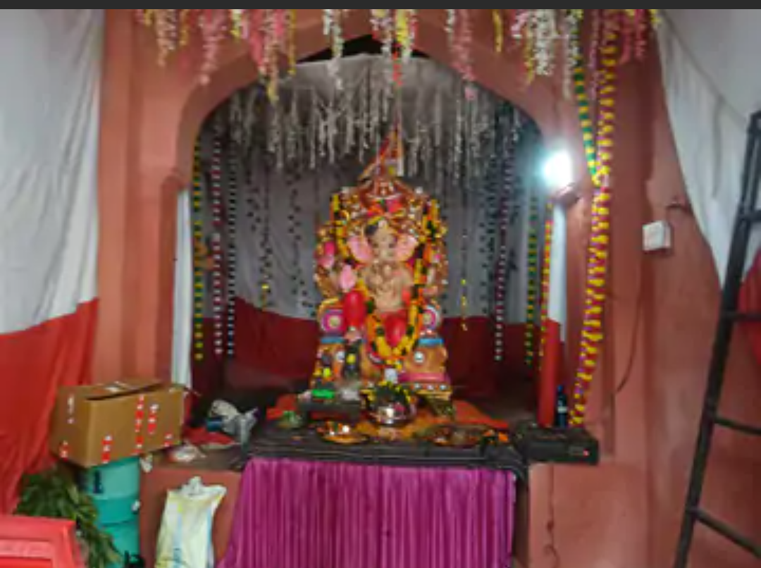 अलीगढ़ में गणेश महोत्सव, कलश यात्रा में उमड़े श्रद्धालु:13 दिन होंगे धार्मिक-सांस्कृतिक कार्यक्रम, छप्पन भोग के भी होंगे दर्शन
