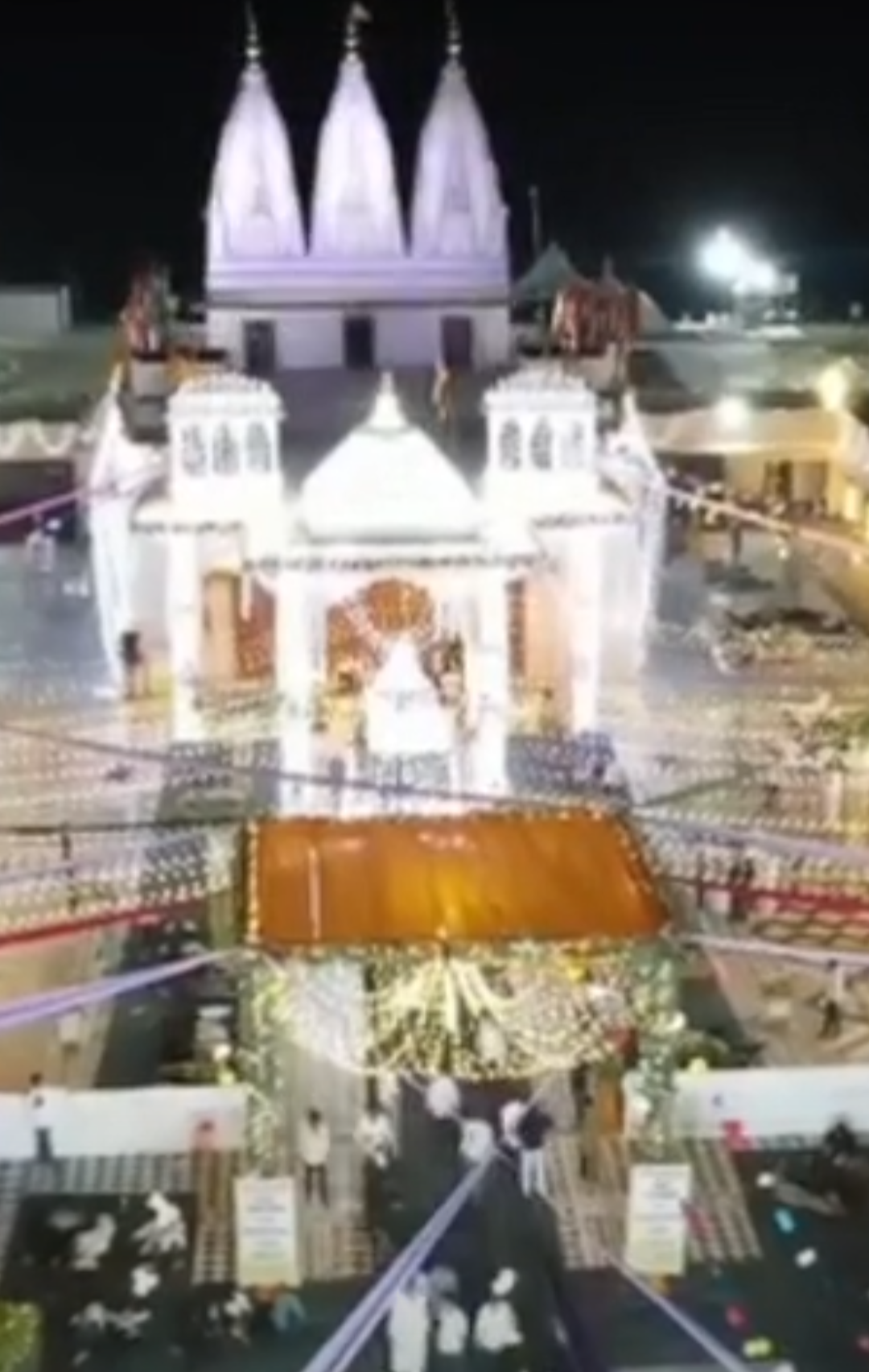 देवधाम जोधपुरिया में ध्वज पूजन के साथ लक्की मेला शुरू:3 दिवसीय मेले में 5 लाख श्रद्धालु पहुंचेंगे, आज रात आएगी पैदल यात्रा