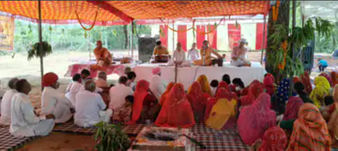 सामवेद परायण, यज्ञ व भजन-प्रवचन से गूंजा डाबीच मालियान का वैदिक आश्रम