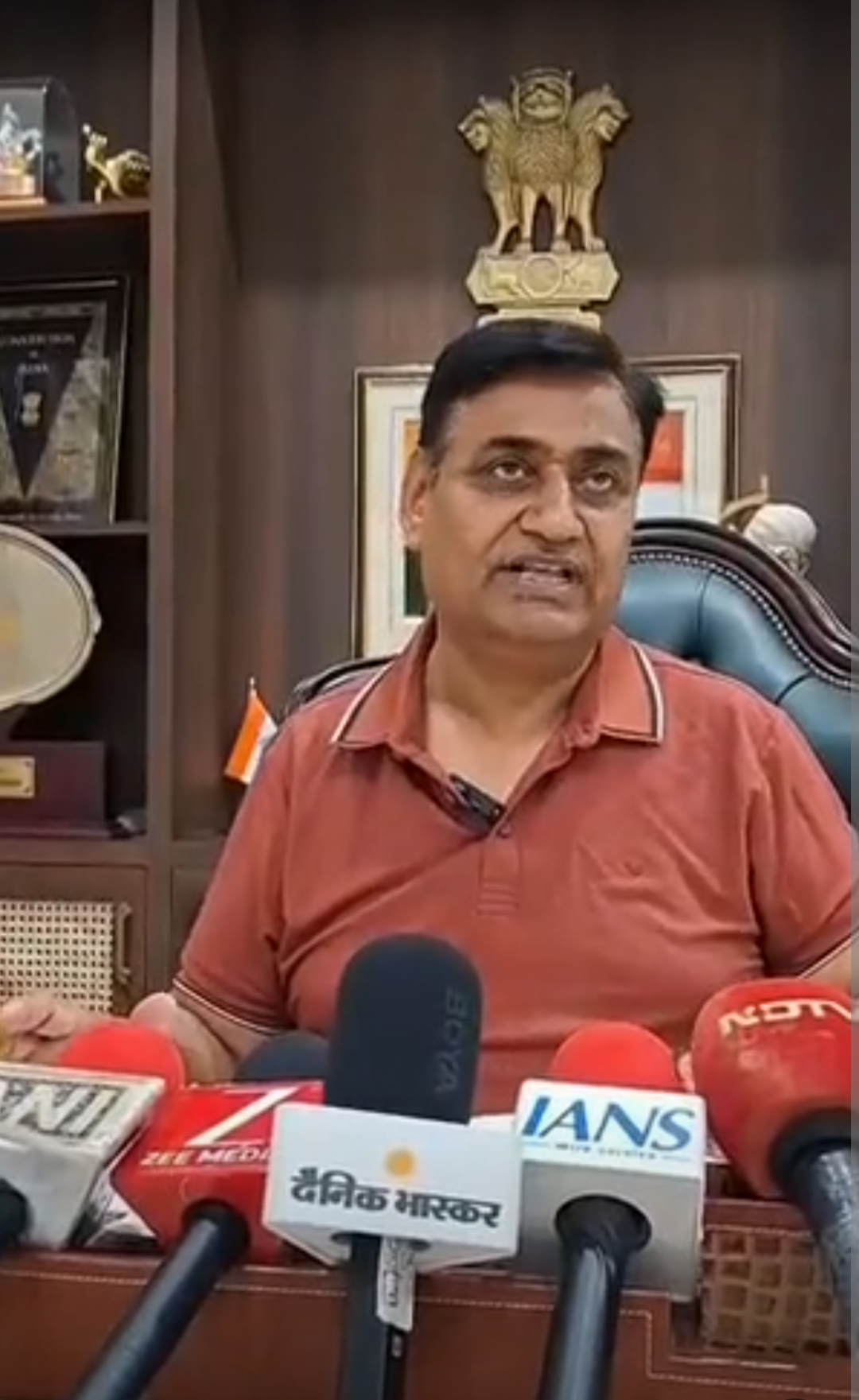 डोटासरा बोले-कांग्रेस पार्षदों को जबरन उठाया जा रहा:मर्डर या खून-खराबा होने पर सरकार और पुलिस की होगी जिम्मदारी; बाड़ाबंदी में क्रिकेट खेल रहे पार्षद