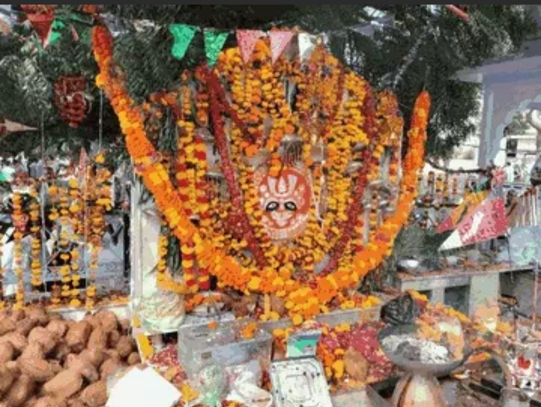उखलाना में तेजादशमी पर देहलवाल का मेला लगा:कुश्ती दंगल के मुकाबले खेले, फूलों की झांकी सजाई
