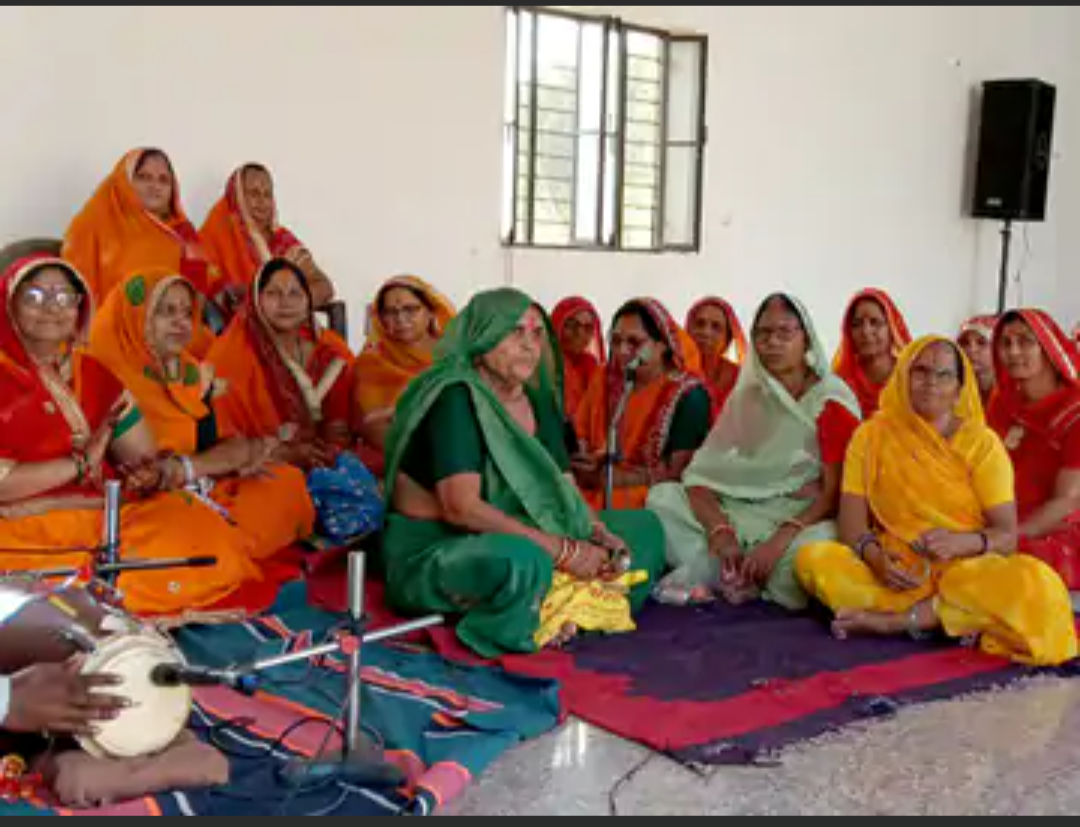 निवाई के गौतम आश्रम में नंदोत्सव मनाया:श्री गौतमी महिला मंडल ने किया कीर्तन, झांकियां भी सजी