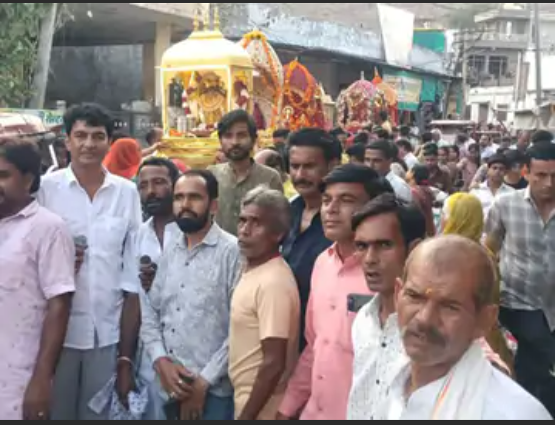 निवाई में जलझूलनी एकादशी पर भव्य डोल यात्रा निकली:सजी-धजी नौकाओं में भगवान का विहार, हजारों श्रद्धालु हुए शामिल