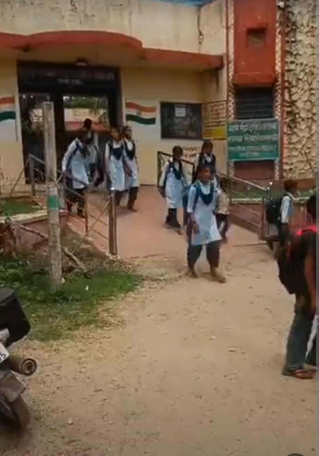 स्कूल समय में बदलाव स्थगित करने की मांग:बोले-15 अक्टूबर तक पुराना समय रखा जाए, थर्ड ग्रेड शिक्षकों के तबादले हो