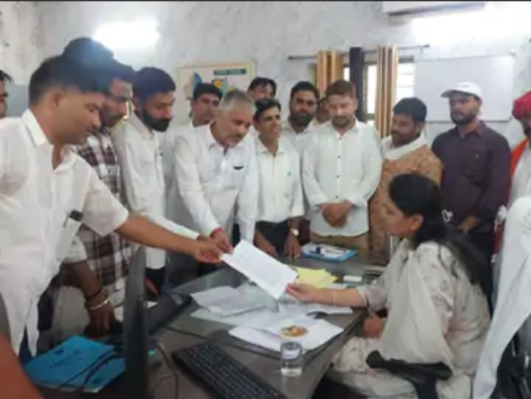 नशे के खिलाफ बोलने पर झूठे केस की धमकी:10 ग्रामीणों को भेजा निजी नोटिस, उपखंड अधिकारी को ज्ञापन सौंपकर सुरक्षा मांगी