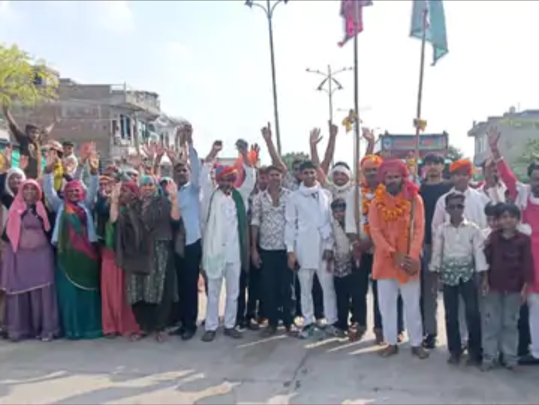 पहाड़ी से निवाई श्याम मंदिर पहुंची पदयात्रा:बाबा श्याम के चढ़ाए निशान, खुशहाली की मनोकामना की
