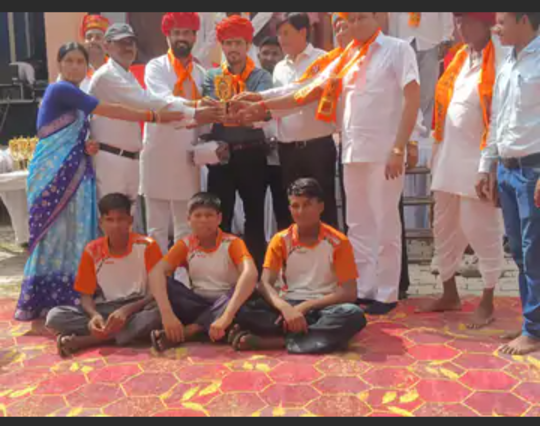 करीरिया के 3 छात्रों का राज्य स्तरीय कुश्ती में चयन:संभाग स्तरीय प्रतियोगिता में जीते, अब राज्य स्तर पर दिखाएंगे दम