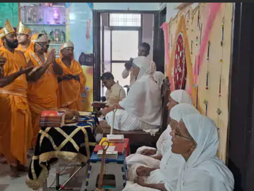 गुंसी जैन मंदिर में सामूहिक कलशाभिषेक और क्षमावाणी महोत्सव:विज्ञाश्री माताजी के सानिध्य में हजारों श्रद्धालुओं ने लिया हिस्सा, शांतिधारा भी हुई