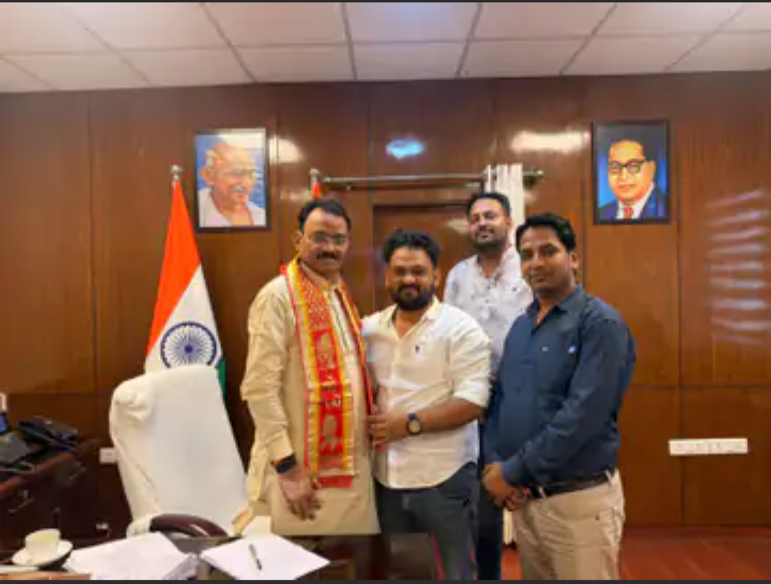 बनेठा में कॉलेज और बस सेवा की मांग:युवा ने उपमुख्यमंत्री प्रेमचंद बैरवा से मुलाकात कर रखी बात