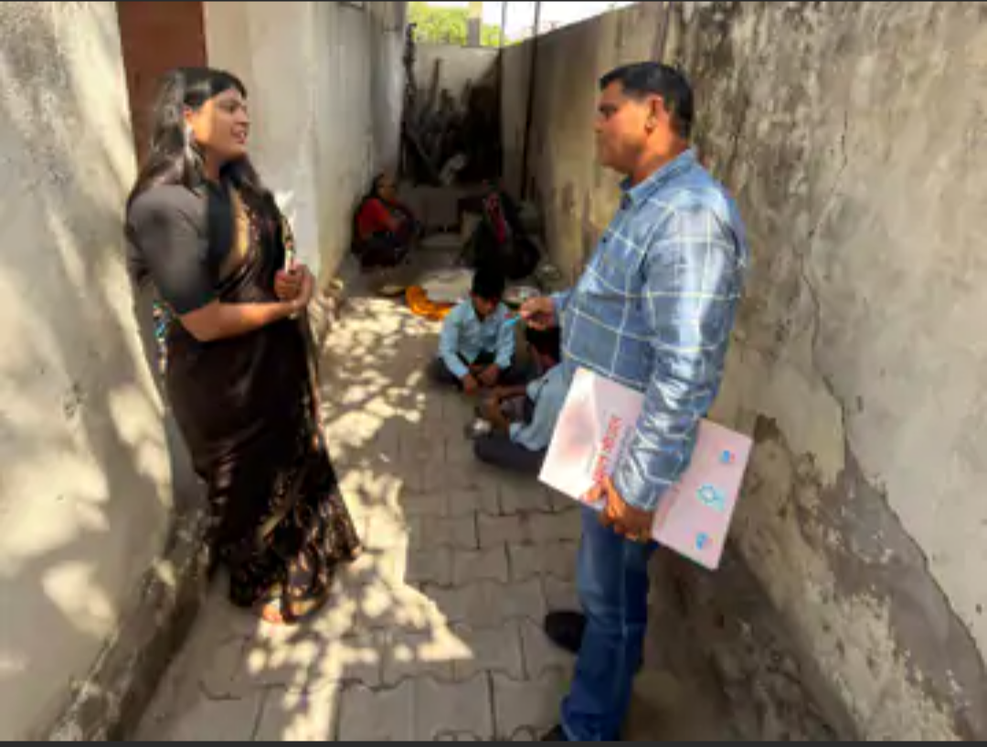 पागड़ी स्कूल का महिला बाल विकास अधिकारी ने निरीक्षण किया:मिड-डे मील की गुणवत्ता परखी, बच्चों के साथ बैठकर खाना भी चखा