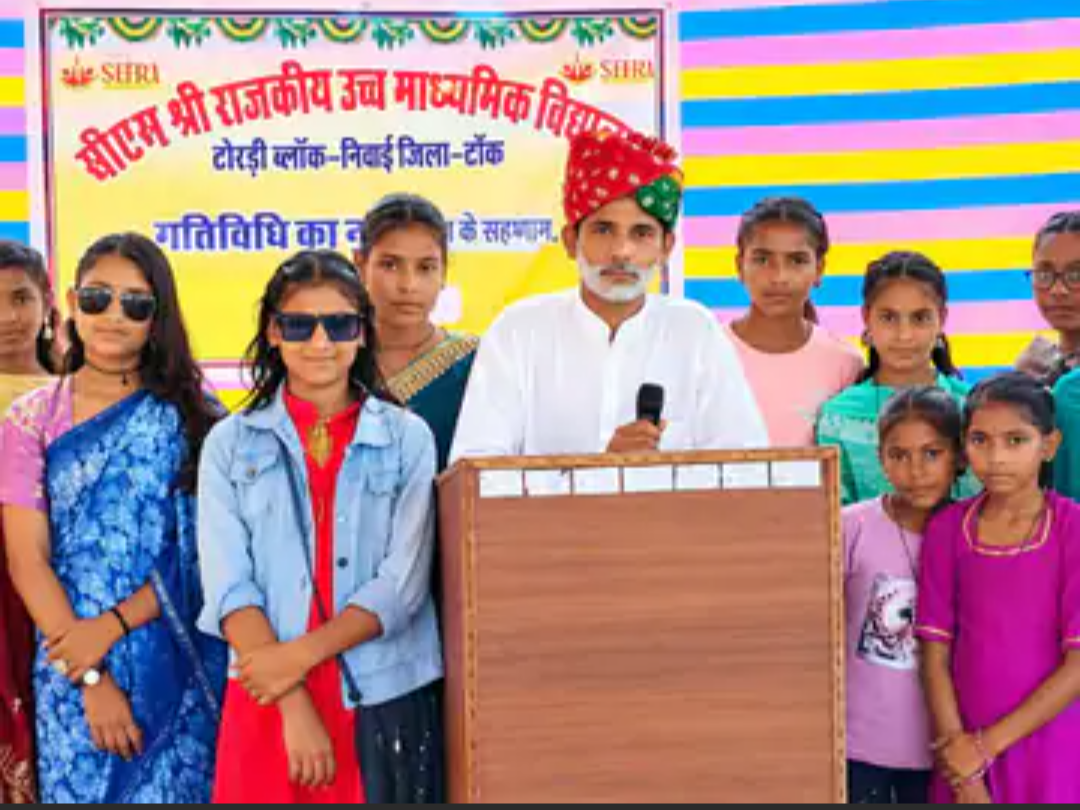 टोरडी स्कूल में ‘नमो सेवा गाथा’ नाटक का मंचन:स्टूडेंट्स ने पीएम मोदी के 25 साल की जनसेवा यात्रा को दर्शाया