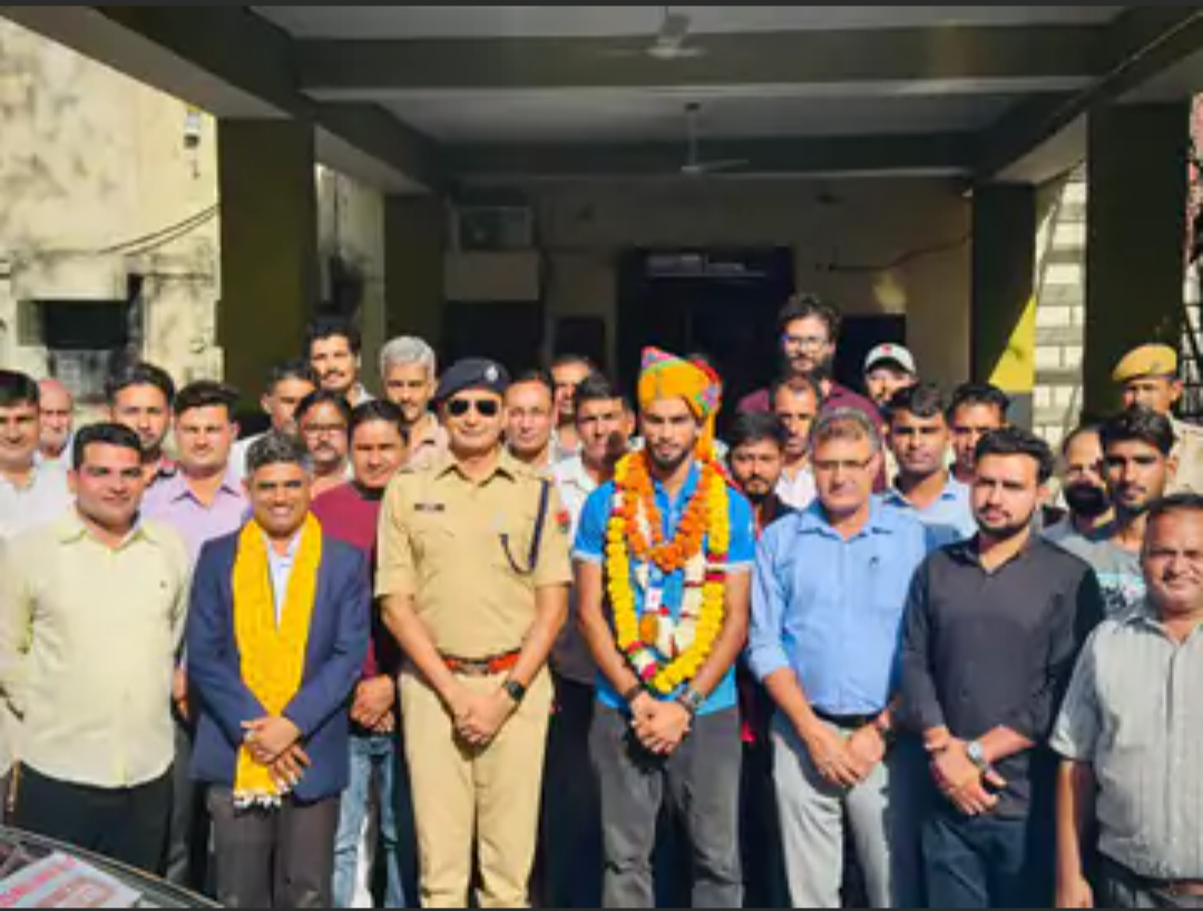 एशियन गेम्स ब्रांज मेडलिस्ट धर्मवीर चौधरी निवाई पहुंचे:मंडी सचिव सहित व्यापारियों ने किया स्वागत, डीएसपी भी रहे मौजूद