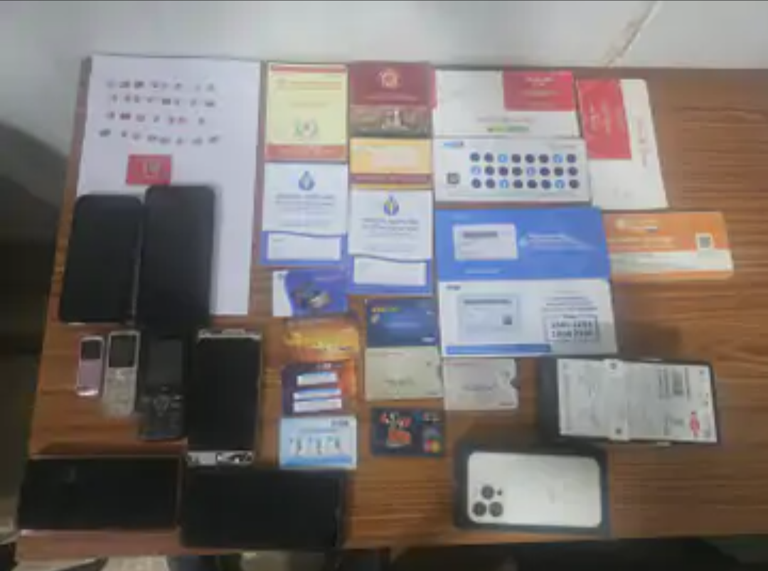निवाई पुलिस ने साइबर ठगी गिरोह के तीन आरोपी पकड़े:32 सिम कार्ड मिले, NCRP पोर्टल पर 51 शिकायतें दर्ज