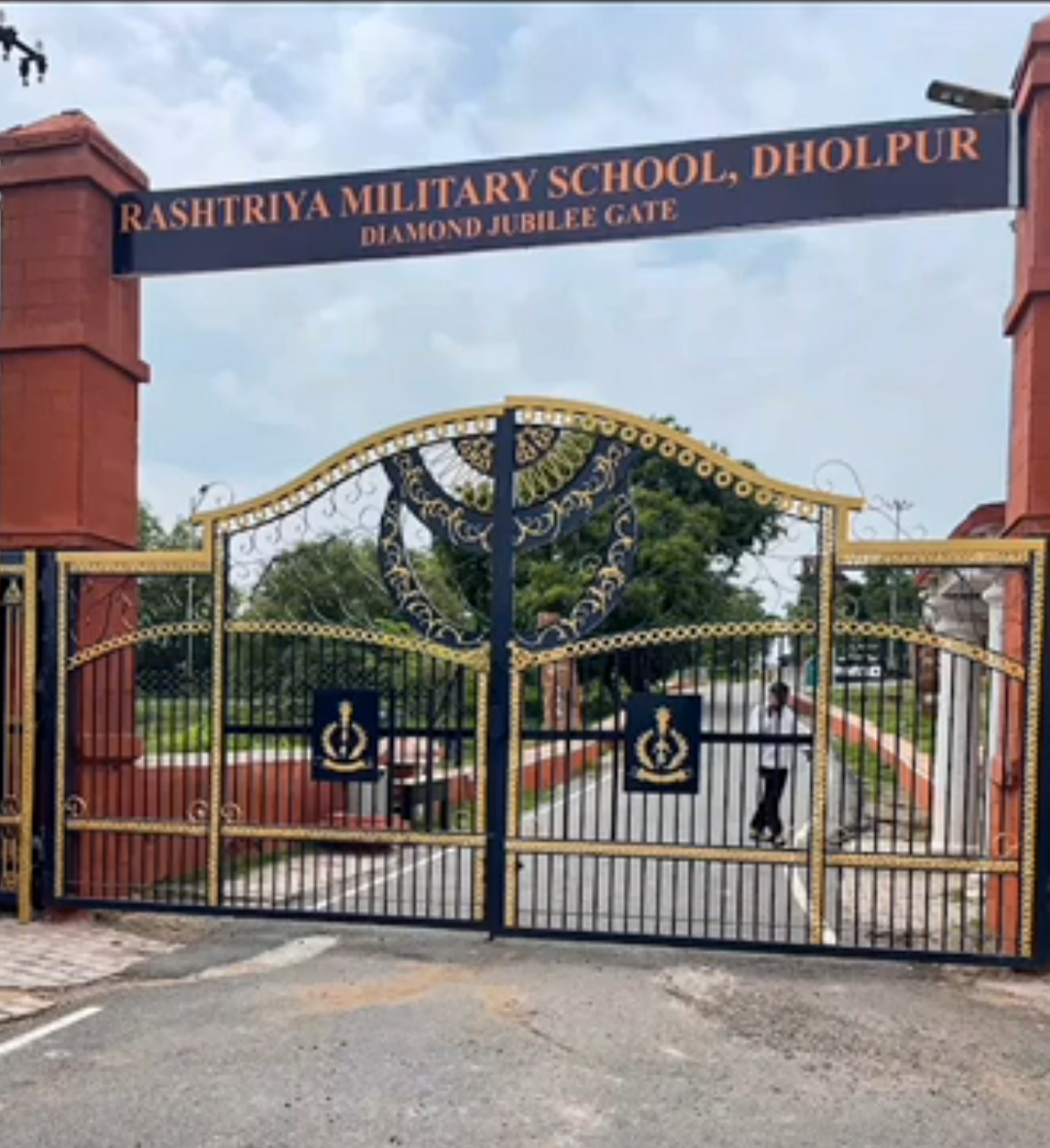 मिलिट्री स्कूलों में एडमिशन प्रोसेस शुरू:20 अक्टूबर तक ऑनलाइन अप्लाई करें, पहली बार 9वीं में छात्राओं को भी प्रवेश